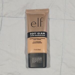Soft Glam Satin Foundation - Medium Neutral color
